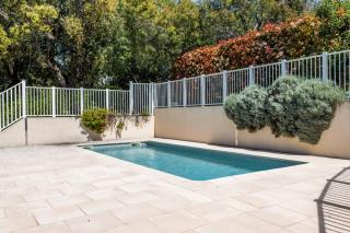 Garden-Level Apartment in Luxury Residence with Pool & Sea View - Cannes - 9