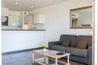 Garden-Level Apartment in Luxury Residence with Pool & Sea View - Cannes - 6