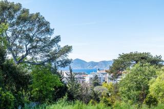 Garden-Level Apartment in Luxury Residence with Pool & Sea View - Cannes - 1