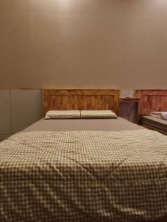 Home - 4 Bedrooms - - 4
