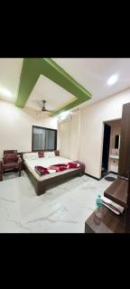 Hotel Krishna Raj - Ujjain - 0
