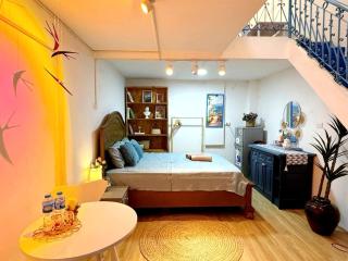 Heart of Hoan Kiem-RARE 5BR Private house unique design travel hub 13pax - 9