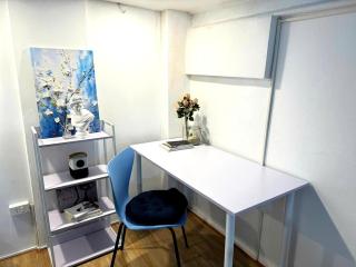 Heart of Hoan Kiem-RARE 5BR Private house unique design travel hub 13pax - Hanoi - 8