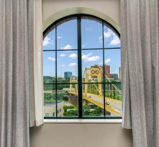 Holiday Inn Express Hotel & Suites Pittsburgh-South Side by IHG - 8