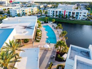 Daytona 3BR Getaway Pool Gym Pet Friendly - Daytona Beach - 4