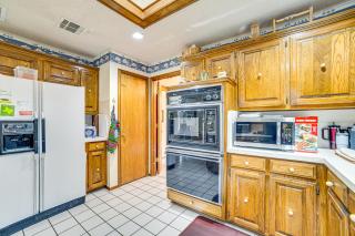 Pet-Friendly Home with Pool - 8 Mi to Central Plano! - Allen - 8