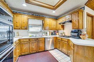 Pet-Friendly Home with Pool - 8 Mi to Central Plano! - Allen - 2