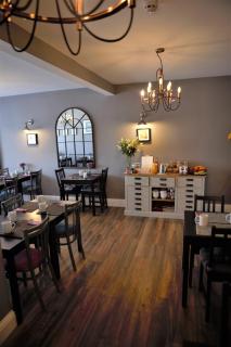 Skyline Guesthouse - 1