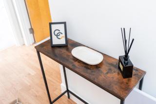 Modern City Penthouse with Balcony and Parking - Birmingham - 3