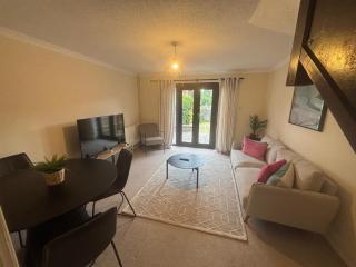 Comfortable 2 Bedroom House in Bracknell - Bracknell - 0