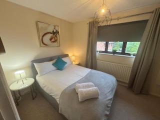 Comfortable 2 Bedroom House in Bracknell - Bracknell - 7