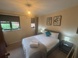 Comfortable 2 Bedroom House in Bracknell - Bracknell - 6
