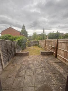 Comfortable 2 Bedroom House in Bracknell - Bracknell - 2