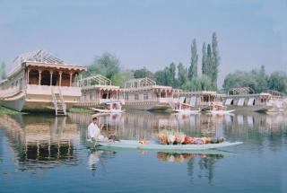 Triumph Houseboat - 3