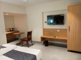 Legacy Inn Hotel - 4