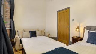 Stylish Apartment for 8 Guests - Liverpool - 1