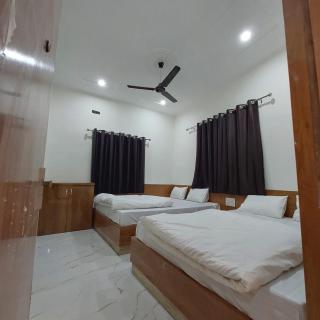 Ladli palace guest house - - 9