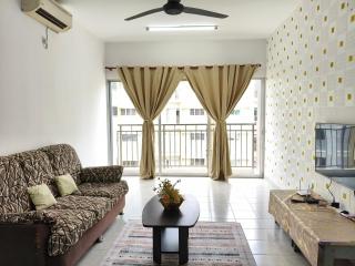 NurrCha Homestay Afamosa near WaterparklHondalUniKL - Kampong Pulau Sebang - 4