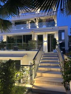 Vila Anna - Polisi i Vogël - 2