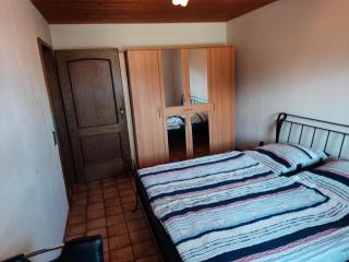 ROOM in apartment LOT SPACE & option COOKING & BREAKFAST self service & terrace - 9 km from A8 highway & superfast self checkin - Bruckmühl - 8