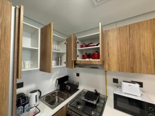 1BR Maryah Vista near Galleria, AD Mall & ADGM - Abu Dhabi - 2