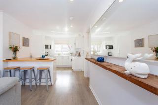 North Beach Nest - Walking Distance to North Beach - Perth - 3