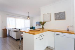 North Beach Nest - Walking Distance to North Beach - Perth - 5