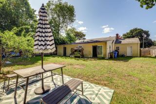 10 Mi to Hartford: Family Home w/ Yard - 9