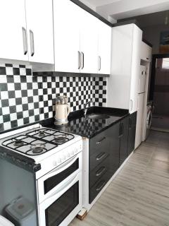 Perfectly Located Holiday Stay in Side Walking Distance to the Beach - Side - 5