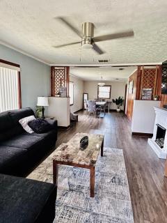 Spacious Lake Retreat for Families - 0