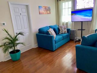 Tropical Oasis Apartment 9 Min from Airport - Irvington - 0