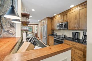 RMR: Tuckaway House in Teton Village - 6