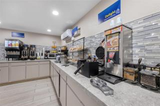 Best Western El Rancho Palacio - 8