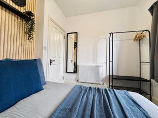 Convenient Private Single Room 30 Min to Central - Moffat - 1