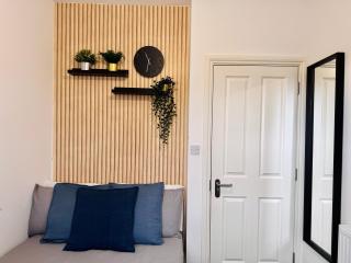 Convenient Private Single Room 30 Min to Central - Moffat - 7