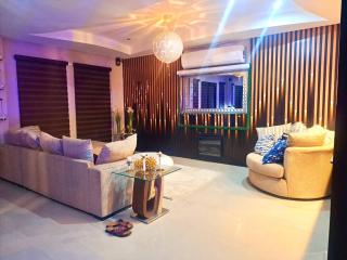 The House of Praise 4Bd - - 7
