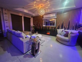 The House of Praise 4Bd - - 1