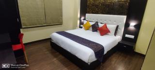 The Bhagwat Grand at shastri circle Udaipur with swimming pool - Udaipur - 3