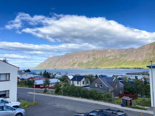 Siglufjörður Holiday Apartment - Siglufjörður - 9