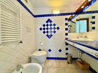 Sunset Villa Apartments - 7