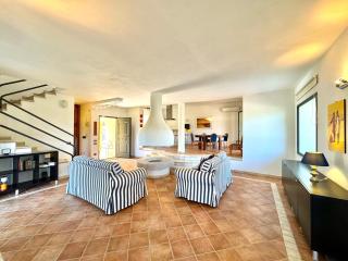 Sunset Villa Apartments - 4