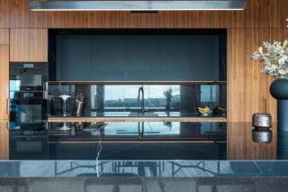 Perfectly positioned by the city's historic harbour - Reykjavík - 9