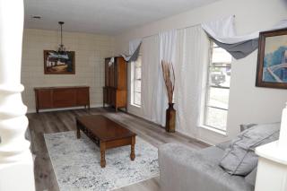 The Newly Renovated Vintage Home - 3