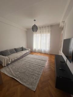 АFter BООKlNG rеquеst sсаn q,r-СОDE to СОNFlRM your rеquеst OR read INF0RMATI0N in dеsсripti0n ---Large chic and cozy apartment in center - Nice - 6
