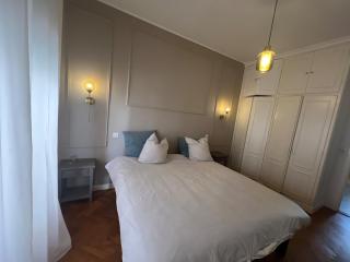 АFter BООKlNG rеquеst sсаn q,r-СОDE to СОNFlRM your rеquеst OR read INF0RMATI0N in dеsсripti0n ---Large chic and cozy apartment in center - Nice - 4