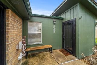 Welcome to Agnus, Your Aggieland Home Base - College Station - 1