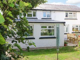 Coach House Cottage - 9