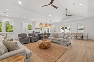 Brand New Home with In-ground Pool, Four Houses From Beautiful Laguna Beach - 4