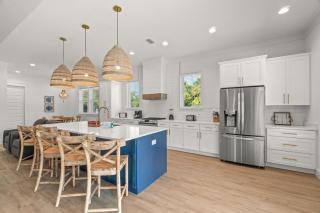 Brand New Home with In-ground Pool, Four Houses From Beautiful Laguna Beach - 5