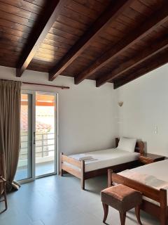 Margarita Guesthouse - Himare - 3